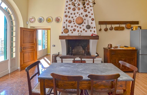Anghiari Apartment | Beautiful apartment in Anghiari with WiFi