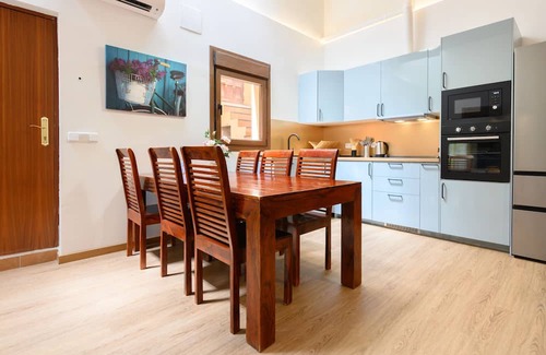 Almenara Apartment | Modern Duplex with 2 Bedrooms, Fitted Kitchen - Comfort and Style