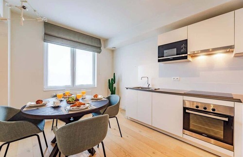 Plasky Apartment | Luxurious 2-BR flat Near NATO & EU
