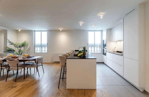 Etterbeek Apartment | Luxury Penthouse with Panoramic Views 3BR