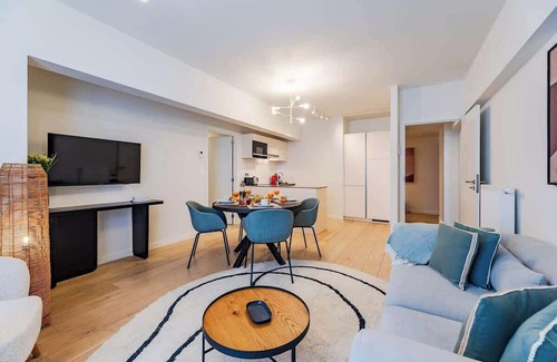 Plasky Apartment | 3BR NATO & EU Apartment Free Luggage Room
