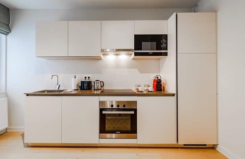 Plasky Apartment | 2BR Apt Near NATO & EU