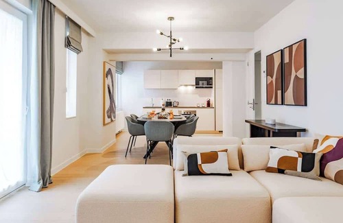 Plasky Apartment | 2BR Apt Near NATO & EU