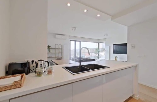 Northern Quarter Apartment | Stylish 2BR Apartment with Balcony