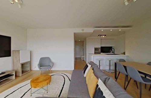 Northern Quarter Apartment | Stylish 2BR Apartment with Balcony