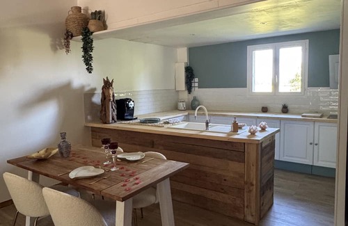 Luneville Cottage | Cottage-Whirlpool bath-Cottage-Garden view