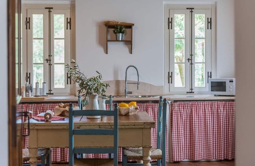 Fratte Rosa Villa | Villa Larissa 11 - Five Bedroom Villa, Sleeps 11