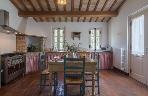 Fratte Rosa Villa | Villa Larissa 11 - Five Bedroom Villa, Sleeps 11