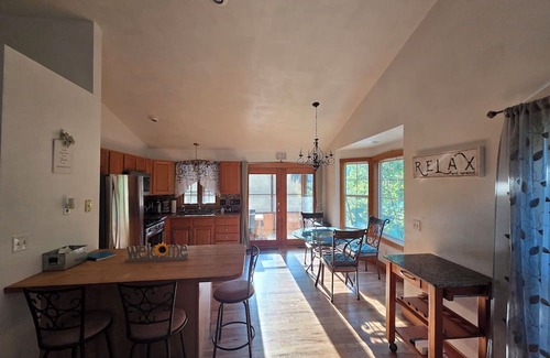 Renault House | In the County a Beautiful 2-bedroom house with its own privet lake