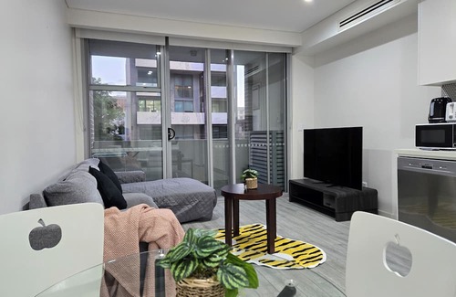 Camperdown Apartment | Camperdown one 02 Close to bus stop and SYD CBD