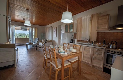 Amfilochia Cottage | Delightful cottage with AC in charming Amfilochia