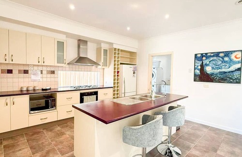 Caroline Springs House | StayAU Family Haven Pet-Friendly Caroline Springs
