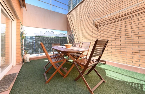 Villa de Vallecas Apartment | Family Flat with Terrace and Swimming Pool in Private Urbanisation- Madrid