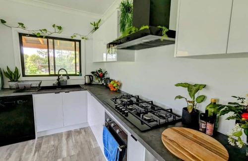 Bunyah Bed & Breakfast | Forest Creek Retreat - Double Room with Garden View
