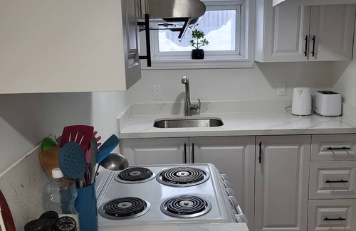 Upper Beaches Apartment | Cosy Apartment in Upper Beaches, Toronto