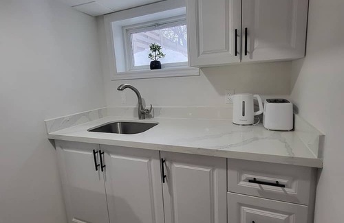 Upper Beaches Apartment | Cosy Apartment in Upper Beaches, Toronto
