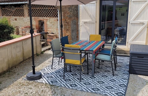 Caraman House | Holiday Home 'Les Echaunes' with Private Terrace, Wi-Fi and Air Conditioning