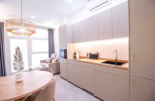 Patraix Apartment | Favara 3 by Concept Flats