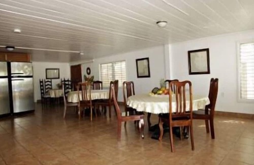 Barranca House | Jane's Beach Resort Room 2, beach hotel