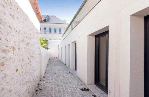 Etampes Apartment | Le Léon - Wifi - 400m Gare