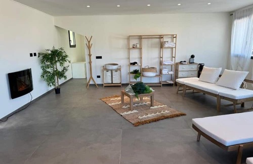 Santa Margherita di Belice Apartment | GC Luxury Apartments & Spa 'Suite' with Private Terrace, Wi-Fi and Air Conditioning