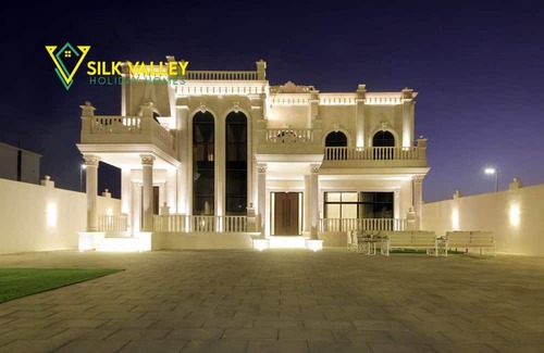 Abu Dhabi Villa | Luxurious 6-bedroom + maid's villa with modern amenities
