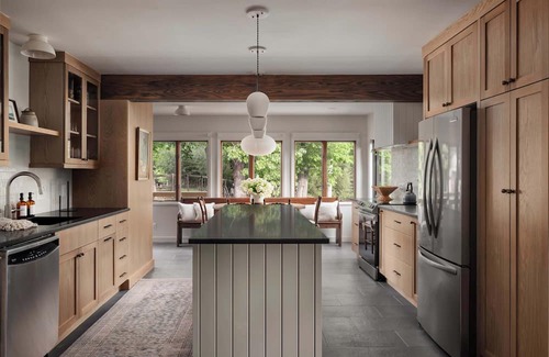 Fishers Hill Cabin | New: Luxury Retreat w/Hot Tub, Grill, Fire Pit, & More on Shenandoah River