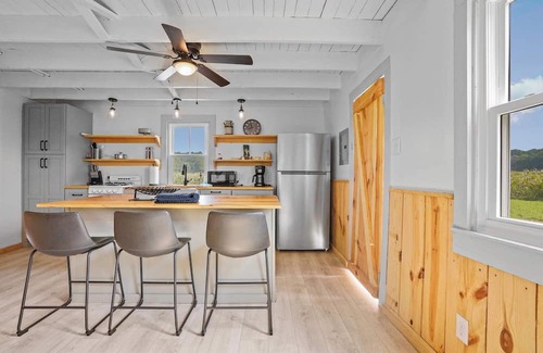 Locustville Cabin | Charming 2BR w/Fire Pit on Farm | 10 Min to Wharf