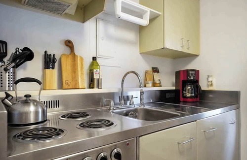 Locustville Apartment | Sweet 1BDR Farm Cottage w/Fire Pit + Creek View
