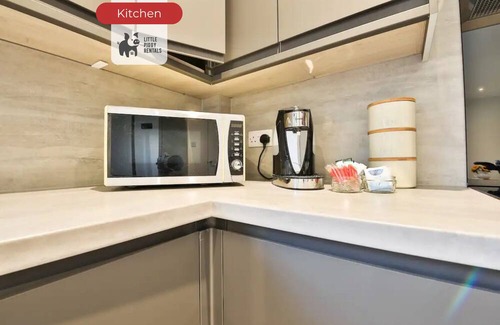 Staple Hill Apartment | Quiet Eco Home - Parking - Wi-Fi - 3BR, Sleeps 8
