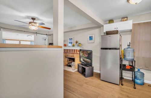 Brooklyn House | Vineyard LakesideOasis in Brooklyn