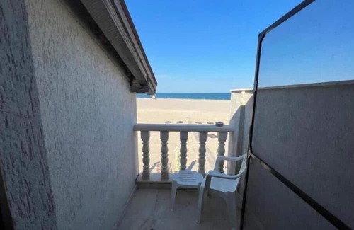 Eforie Nord Apartment | Queen Room with Sea View & Standard King Room