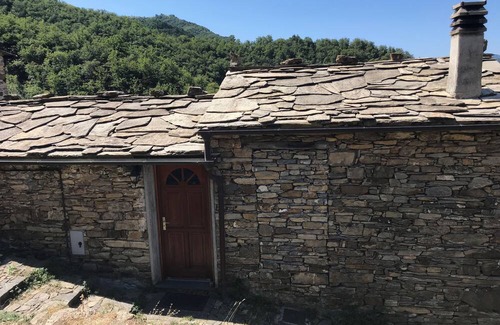 Carpasio Cabin | Lovely rustic and cosy 2-bedroom cabin in Carpasio