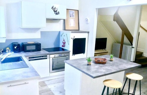Sens Apartment | Family Home