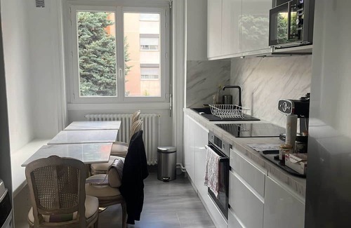 Perrache Apartment | "Guillaume Cityscape" - 4-room apartment