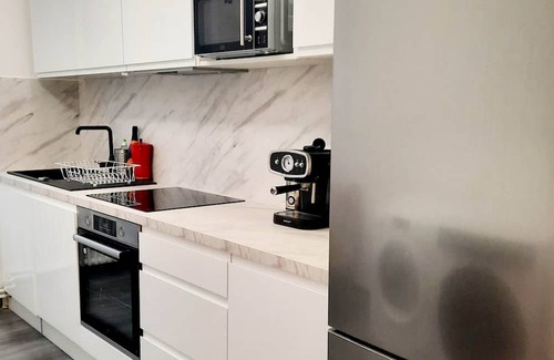 Perrache Apartment | "Guillaume Cityscape" - 4-room apartment