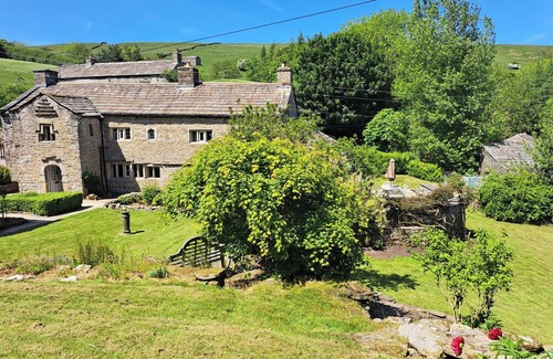 Worton House | Countersett Hall, beautiful Dales historic manor house near large lake