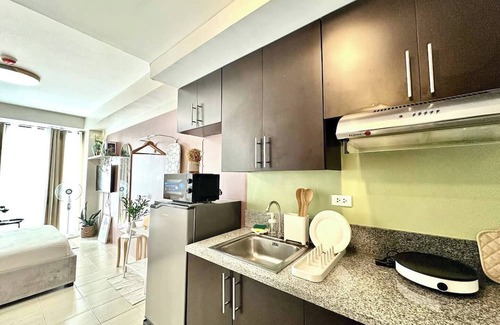 Ugong Condo | The Sunset Studio @ Kasara Residences with Netflix