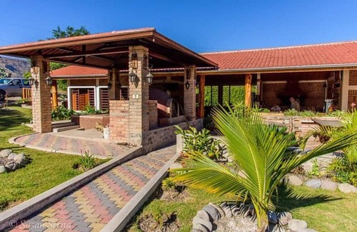 Nabon Apartment | Retreat Villa with Pool, Jacuzzi, and Pet-Friendly Stay