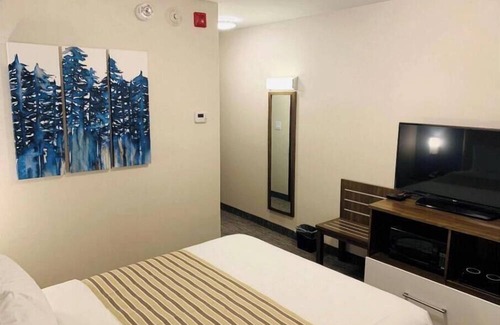 Northeast Mississauga Hotel | 5 mins away from airport
