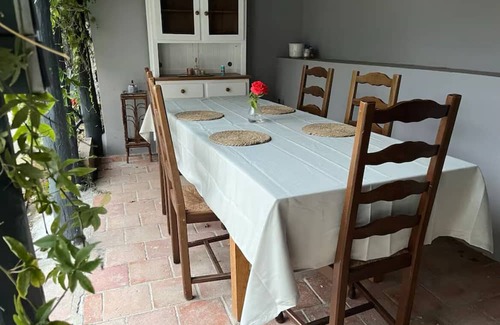 Saint-Georges-sur-Cher House | La petite Maisonette country house near the Loire castles