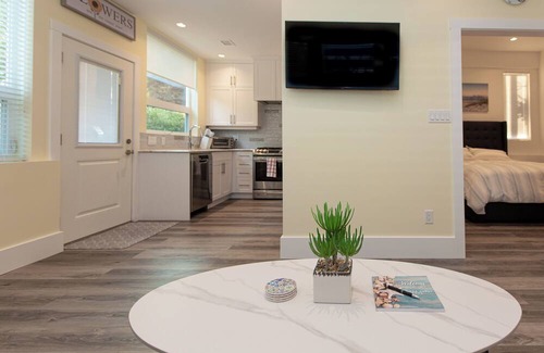 Sidney Apartment | Sidney Solace – 1BR Suite Minutes from Waterfront