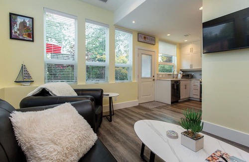 Sidney Apartment | Sidney Solace – 1BR Suite Minutes from Waterfront