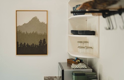 Lewis County House | Tiny Home w/Hot Tub-Fire Pit-AC