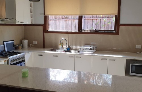 Melton House | Entire House-close to Supermarket/gym/Restaurants