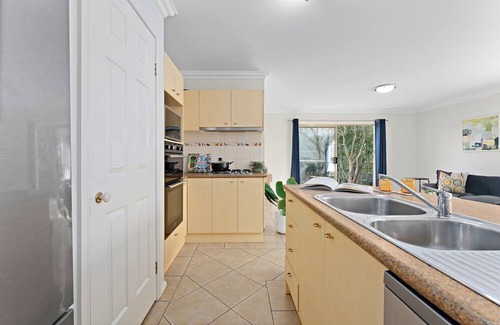 North Rocks House | Tranquil 3BR Getaway - Near Sydney & Shopping