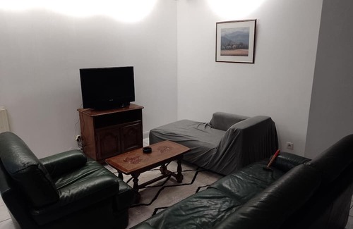Lieusaint Condo | Spacious room in residential area, close to amenities, RER bus 40mn from Paris