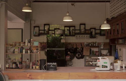 Chang Phueak House | Relax in a Sunny Bedroomwith AC in a Modern Thai House, Perfect Location.