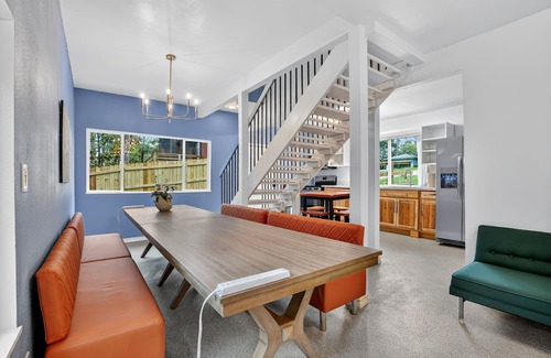 Pointblank House | NEW! Evergreen Estate with Rooftop Balcony & Games