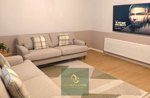 Little Chalfont Apartment | Chalfont Haven - Stylish 2-Bed Apartment, with Free Parking